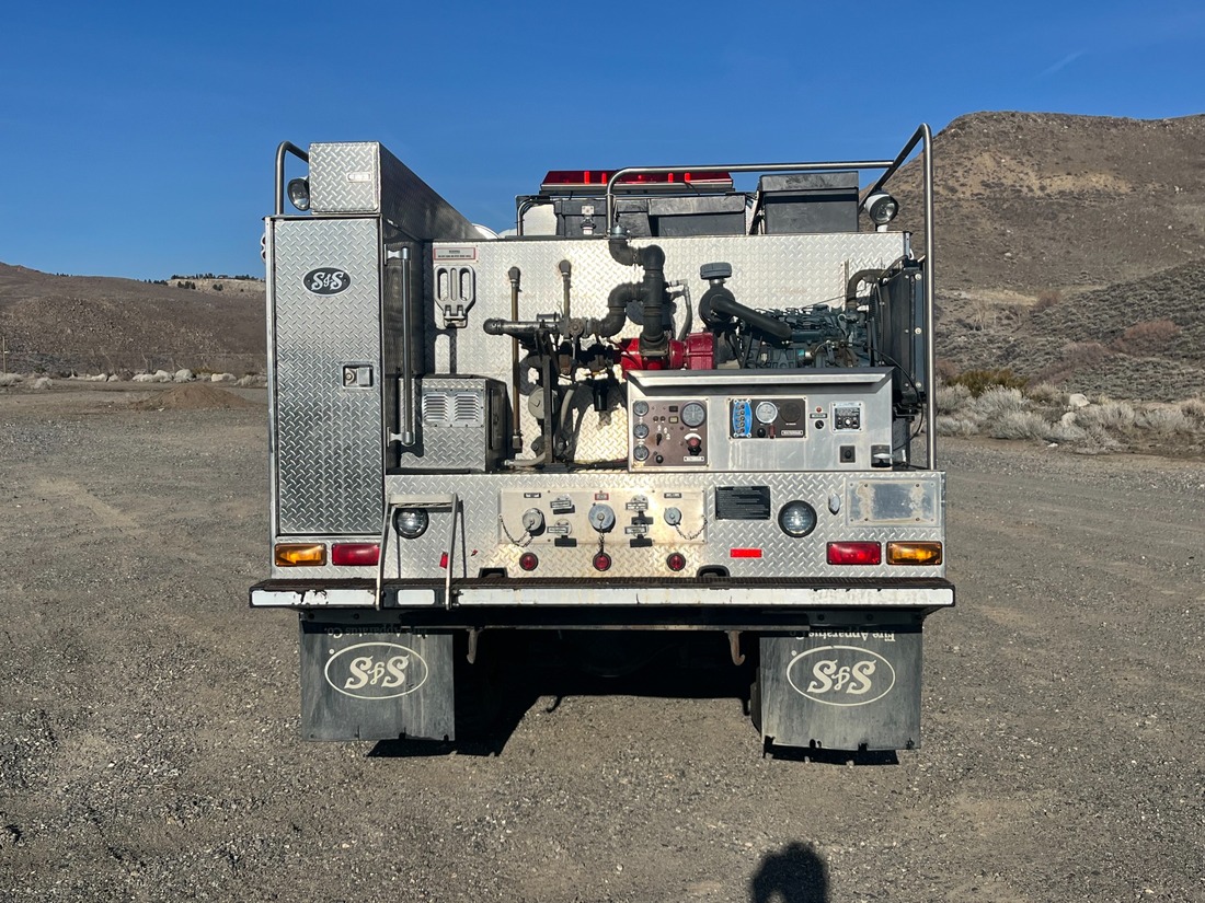 2003 International 7400 - Image 4